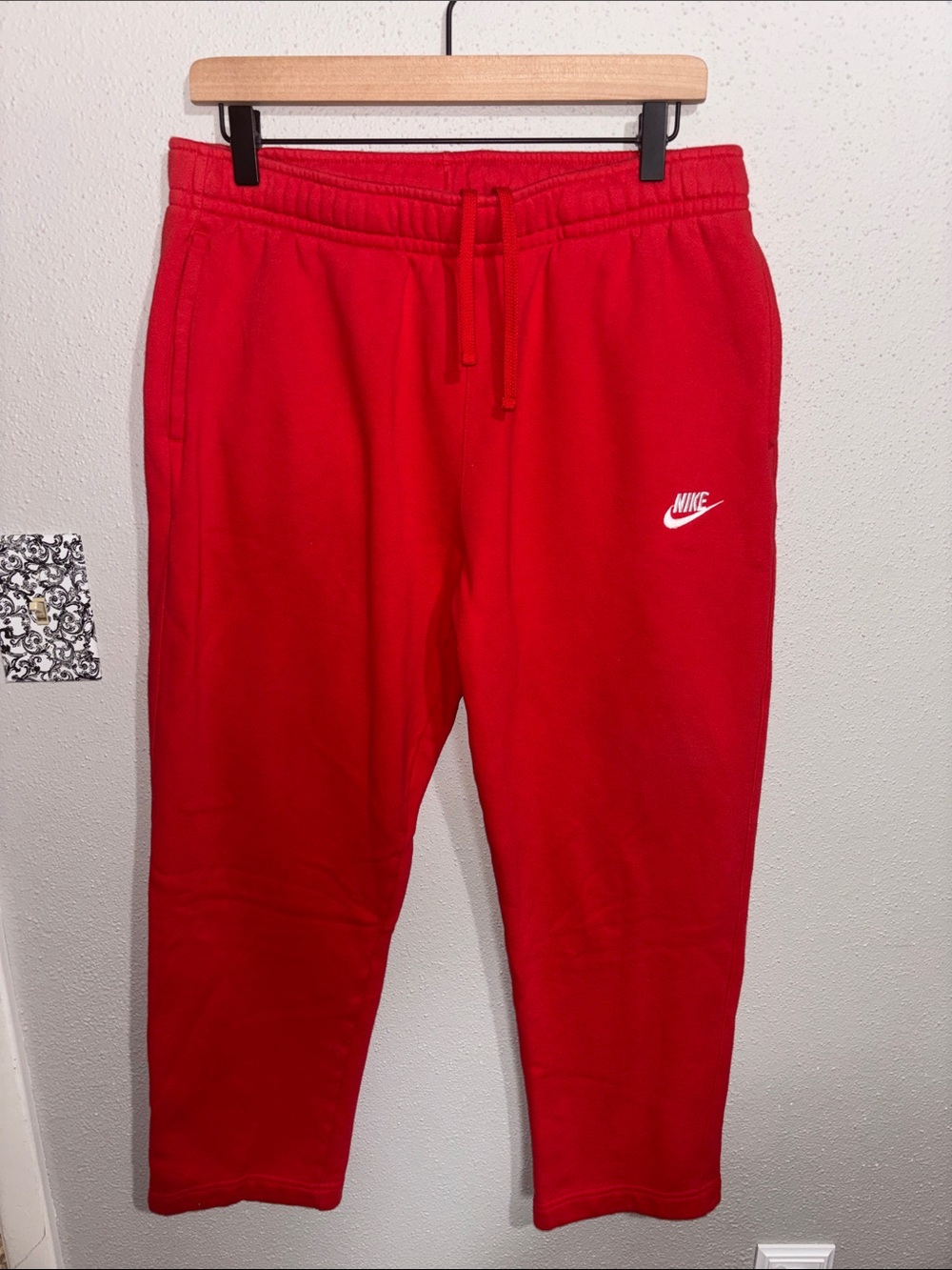 Nike - Men’s Sportswear Club Fleece Joggers (size Large)